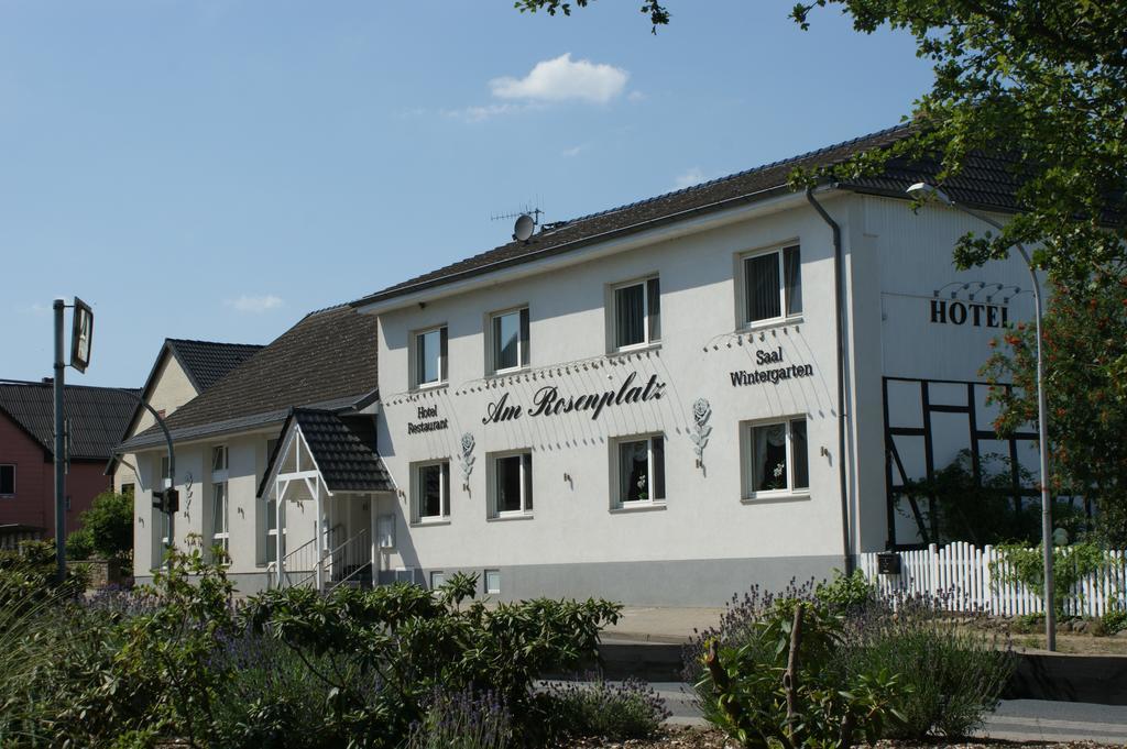 Hotel Am Rosenplatz,24 Stunden Check In, Kostenfreie Parkplaetze Brechtorf エクステリア 写真