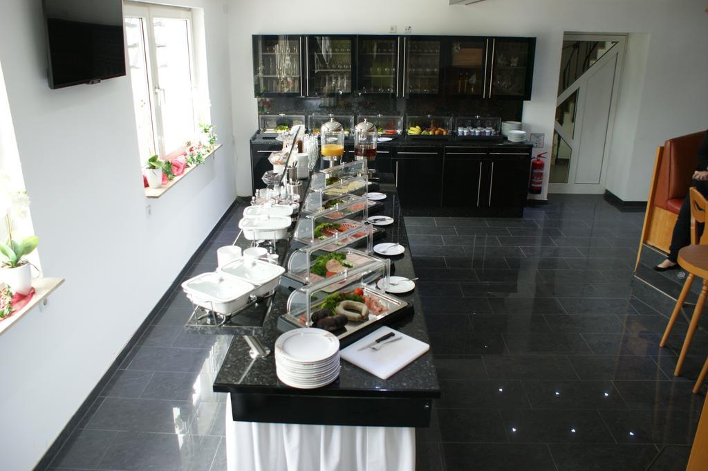 Hotel Am Rosenplatz,24 Stunden Check In, Kostenfreie Parkplaetze Brechtorf 部屋 写真