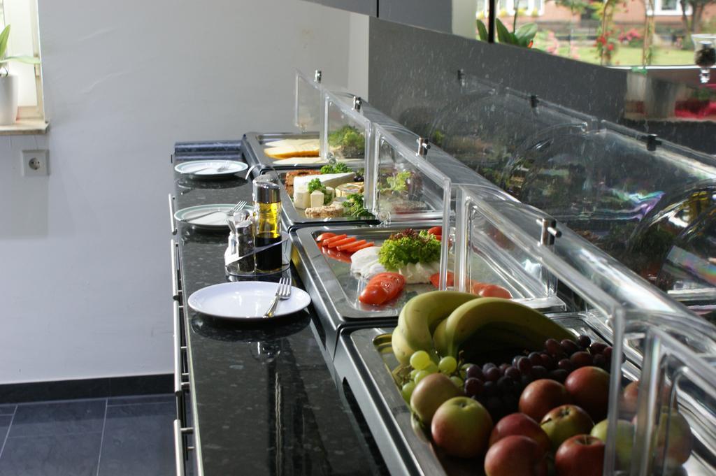 Hotel Am Rosenplatz,24 Stunden Check In, Kostenfreie Parkplaetze Brechtorf 部屋 写真