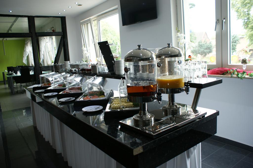 Hotel Am Rosenplatz,24 Stunden Check In, Kostenfreie Parkplaetze Brechtorf 部屋 写真